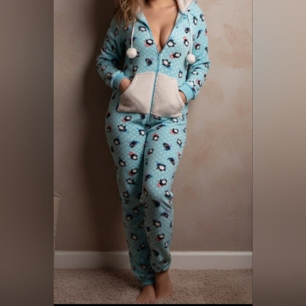 Cozy Christmas Holiday Hooded Onesies / Pajamas / Jumpsuit Lounge Women Large